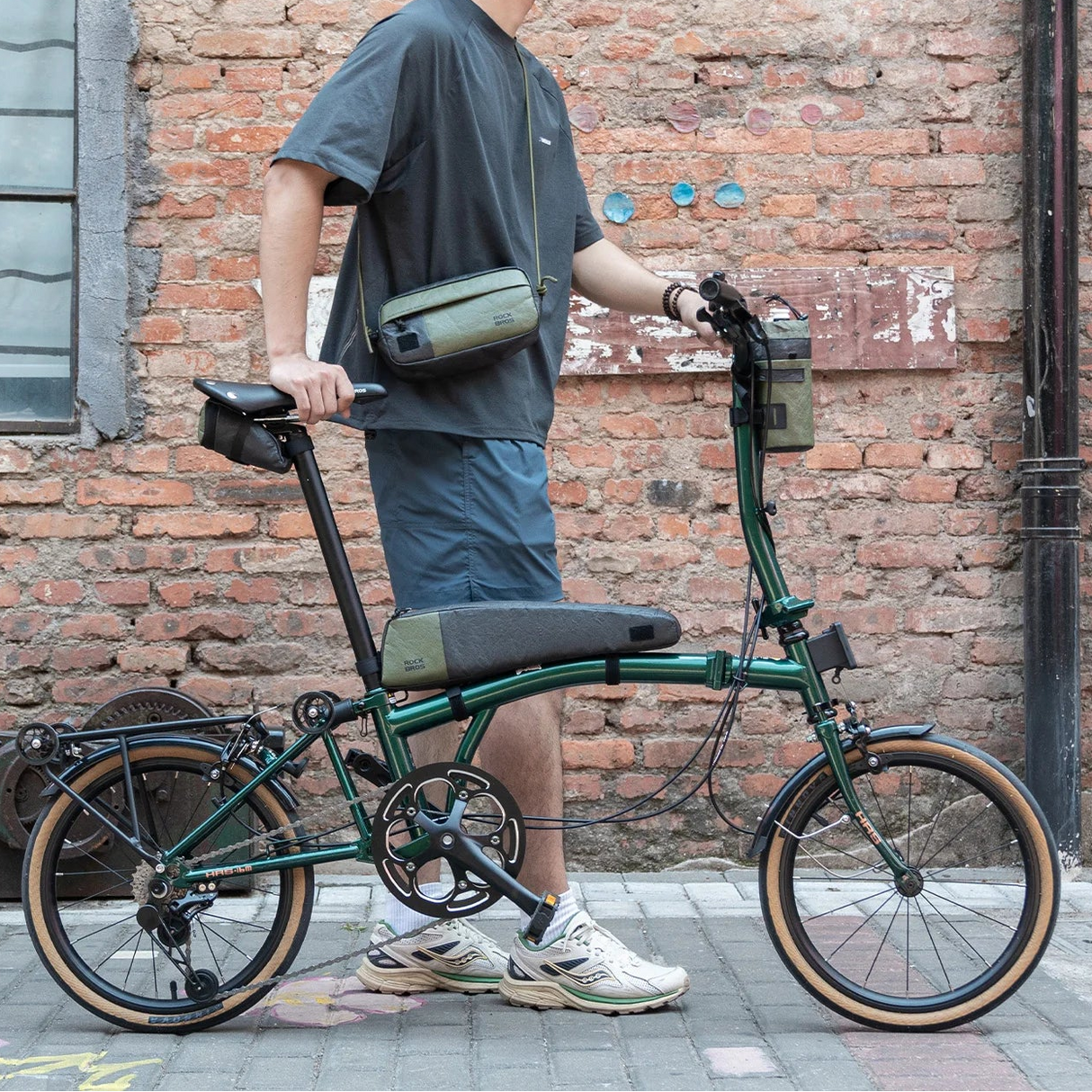 Tyvek bovenbuis fietstas met grote capaciteit, gemonteerd op het fietsframe