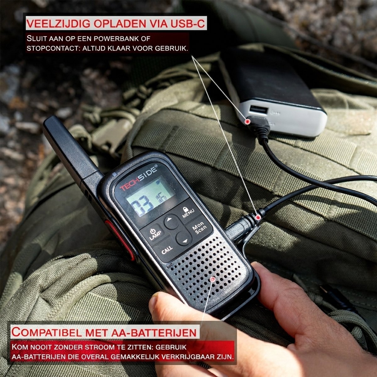 USB-C oplaadpoort en AA-batterijvak van de TechSide TS-T3 Go walkietalkie