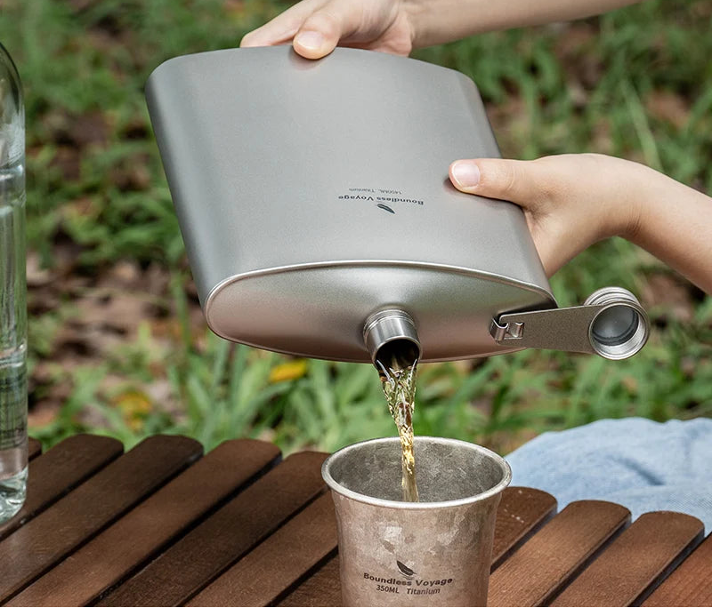 Titanium Flacon Met Trechter 1,4L